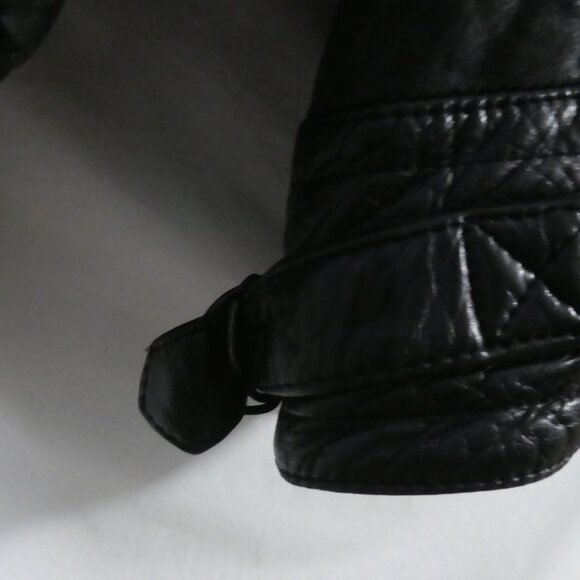 Black Leather Jacket | Made In Canada | size 10 | Waist Buckles | Sherpa Collar - Picture 15 of 16